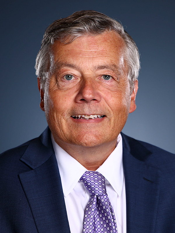 Scott Bearby Headshot