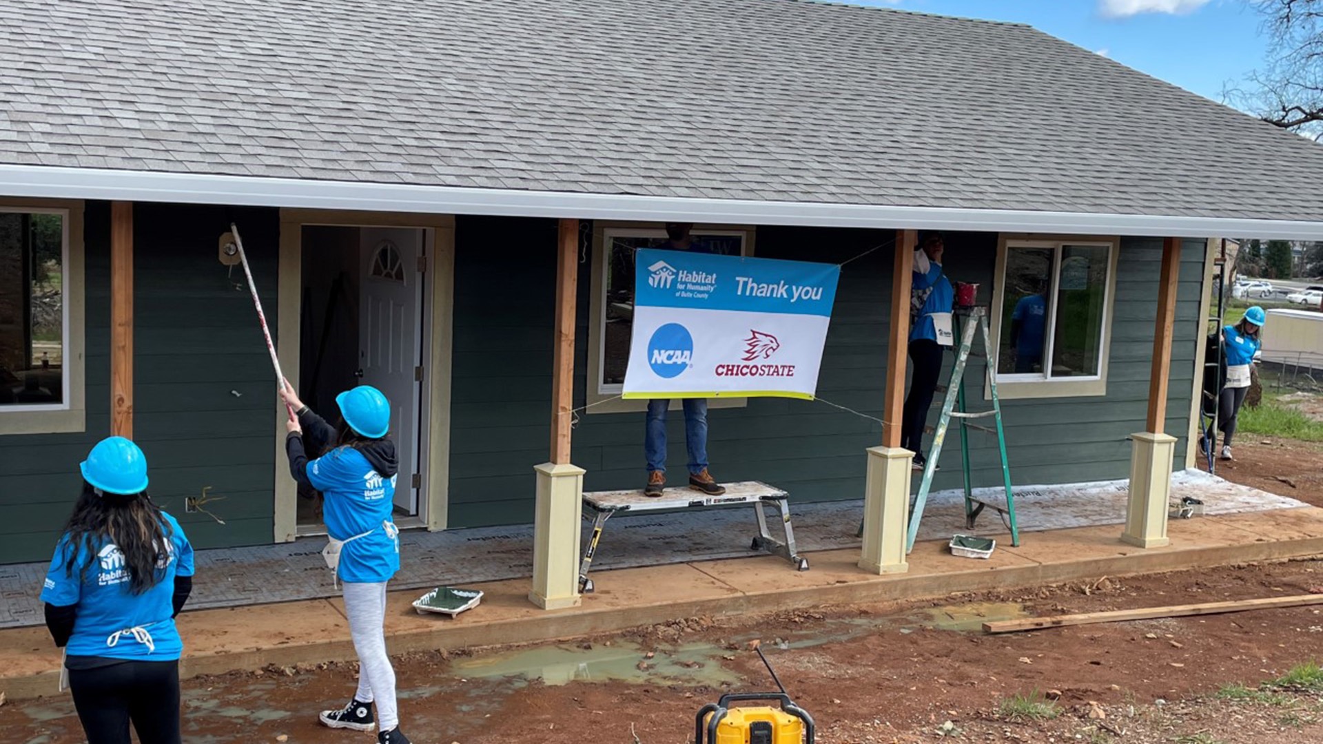 Chico State student-athletes take part in Habitat build