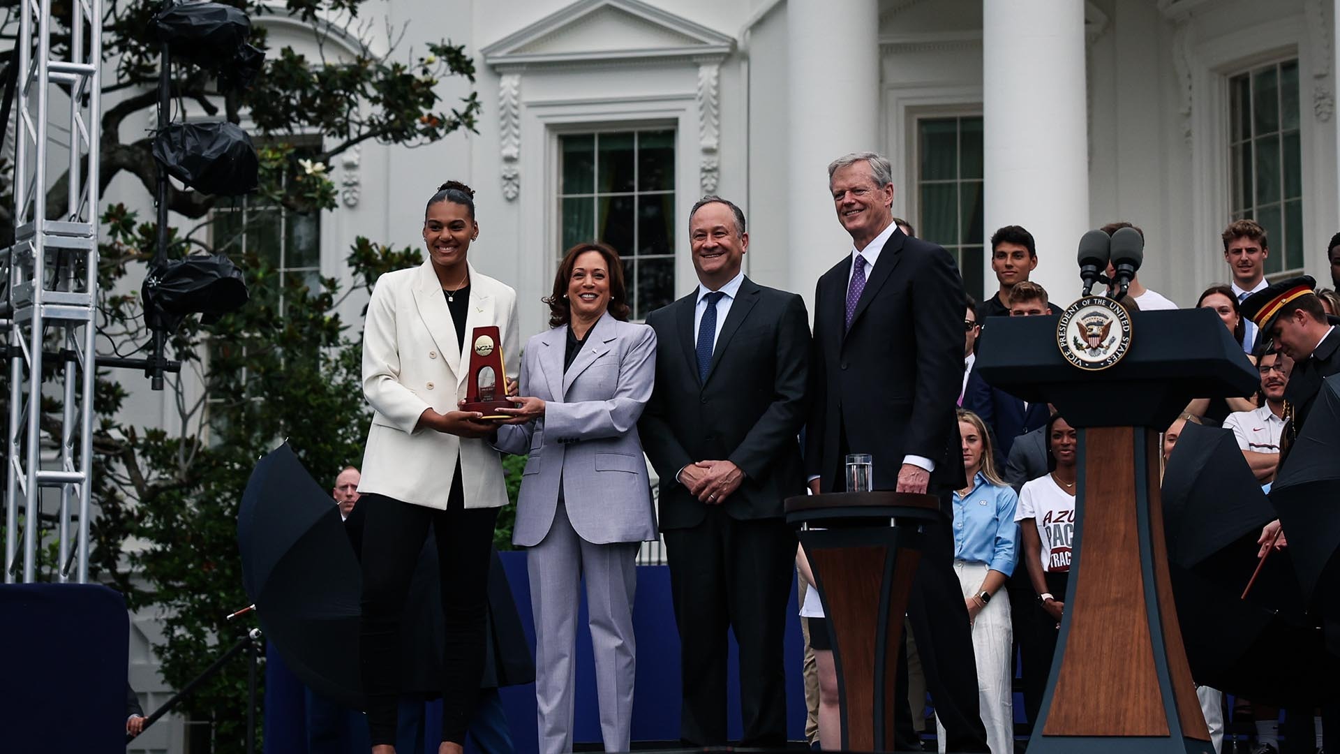 White House honors national champions at College Athlete Day