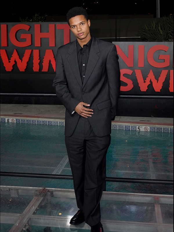 Roberts at the premiere of the movie "Night Swim."