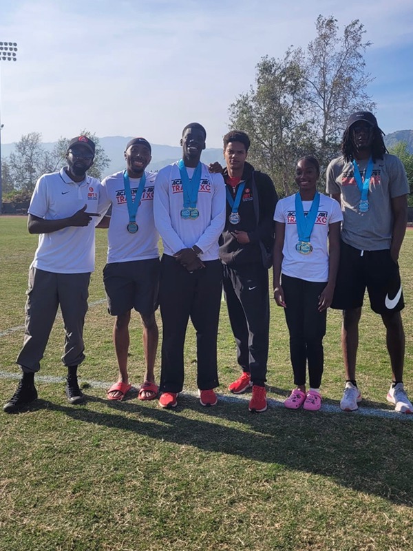 Roberts and his Academy of Art teammates.