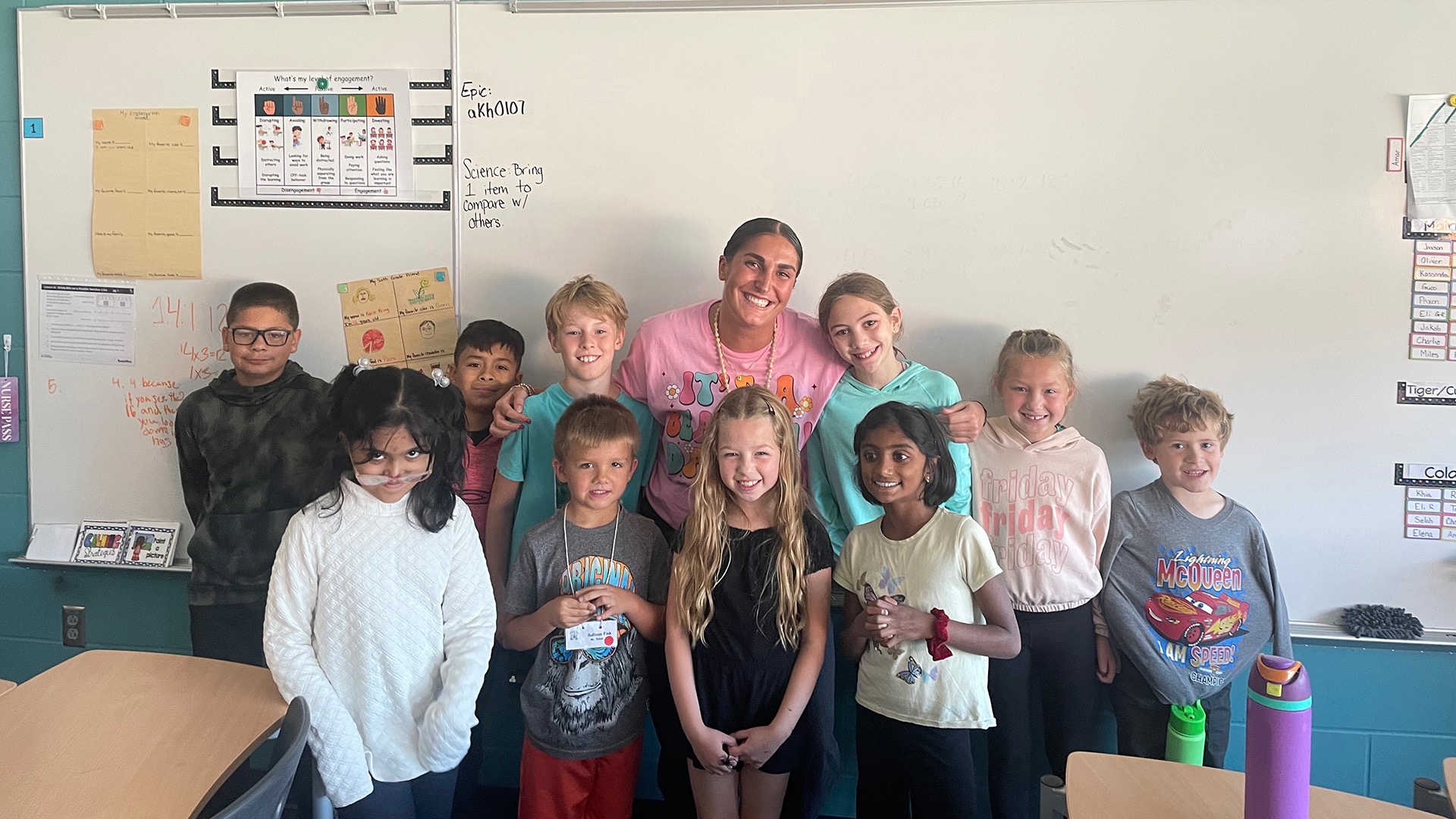 Boffeli poses with the sixth grade class at Orchard Hill Elementary in Cedar Falls, Iowa.