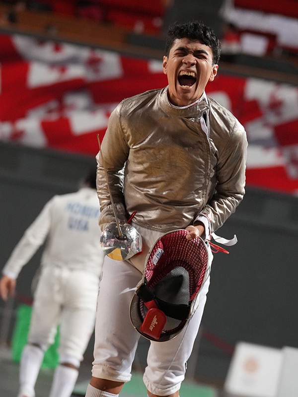 Colin Heathcock, an 18-year-old fencing prodigy and world junior champion, hopes to keep Harvard's fencing tradition strong.
