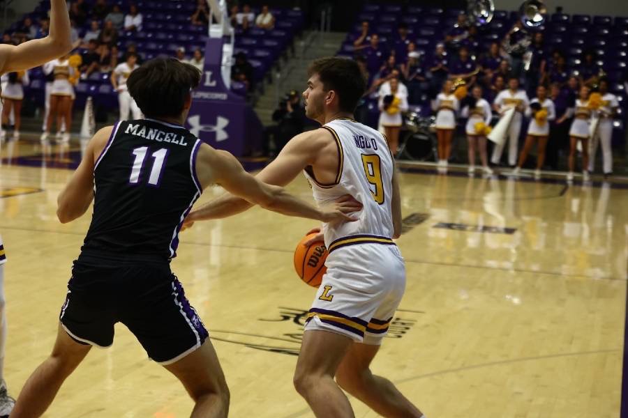 Ingold in action for the Bisons.