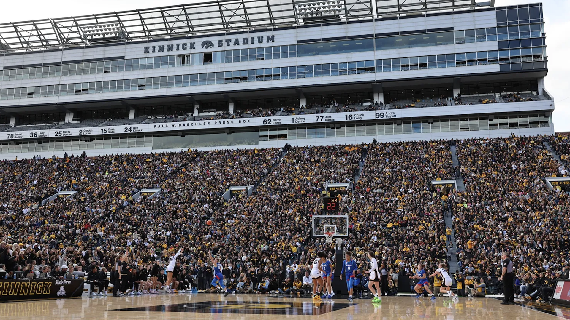 History from Kinnick! Iowa's sets women's basketball attendance record at 55,646