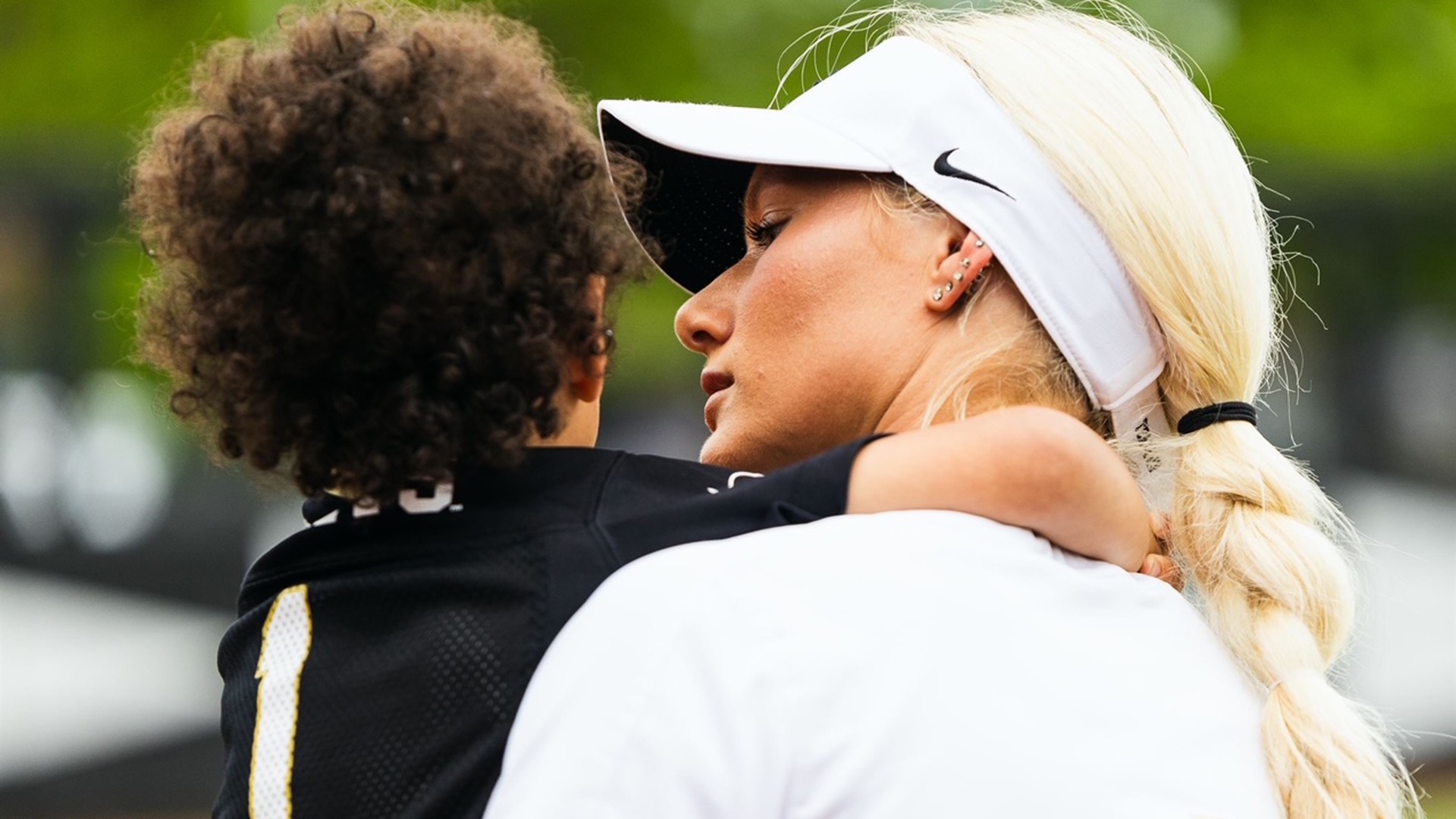 Supermom: How former UCF softball star Jasmine Williams embraced motherhood, softball and social media