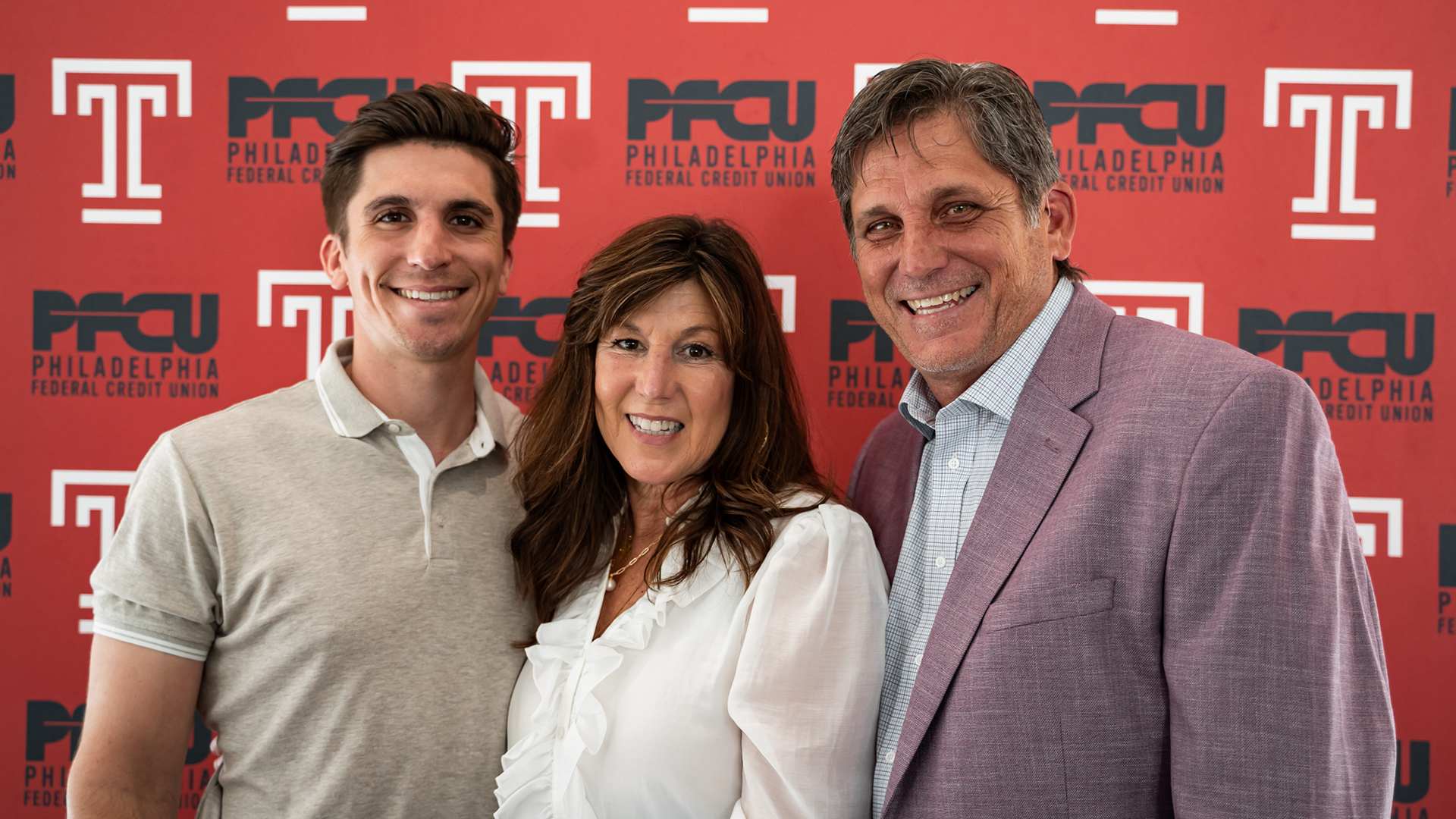 After 40 years, MLB veteran Jeff Manto finishes degree at Temple through NCAA program