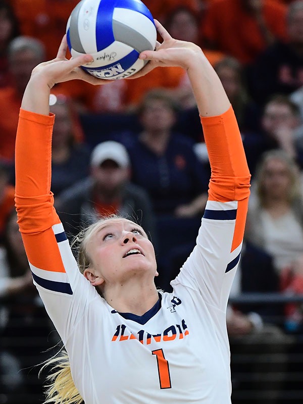Jordyn Poulter was a four-year starting setter for the Fighting Illini and led them to a national semifinal appearance in 2018.