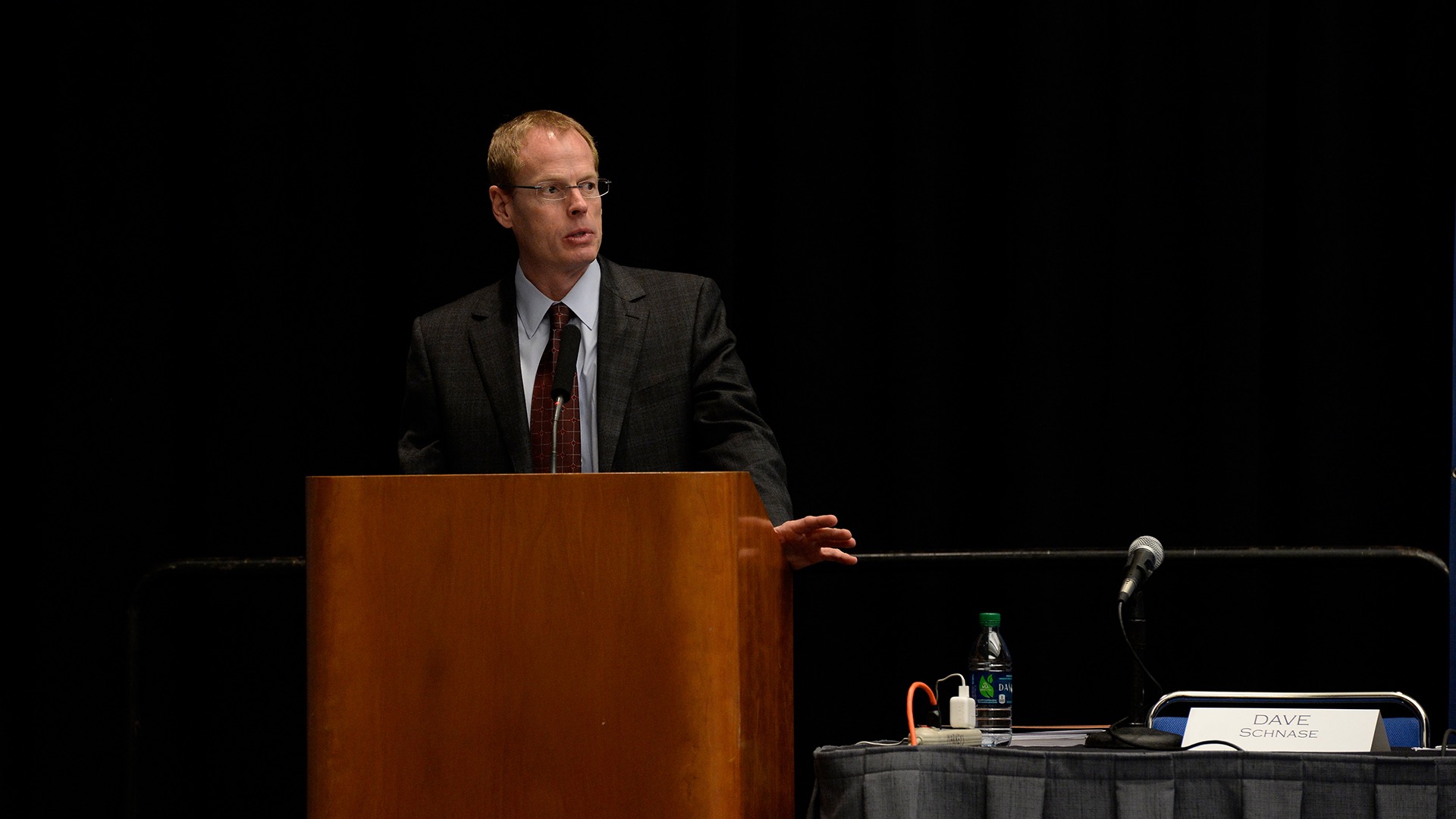 NCAA Vice President Dave Schnase announces retirement