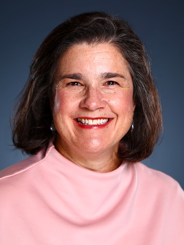 Liz Suscha headshot