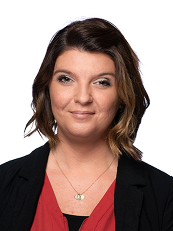 Amanda Dickey Headshot