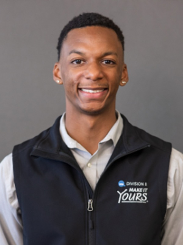 Davarius Cheeks Headshot