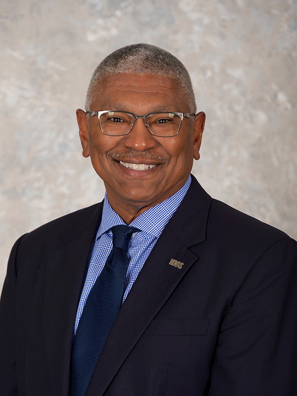 Lee Reed Headshot