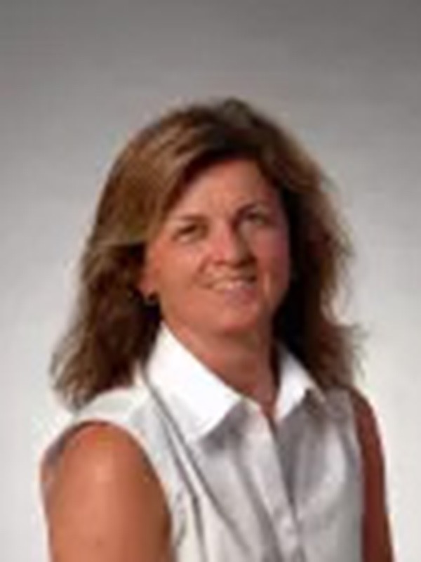 Lynn Tighe Headshot