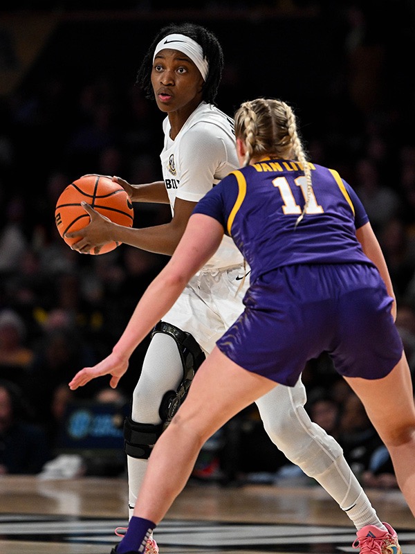 Jordyn Cambridge looks for her teammates at the point guard position for Vanderbilt against LSU. (Photo by Carly Mackler / Getty Images)
